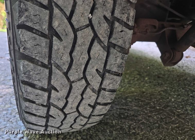 image for item ED2124 1988 Chevrolet C1500 pickup truck