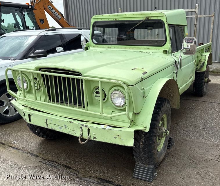 image for item ED4237 1969 Kaiser Jeep M715 pickup truck