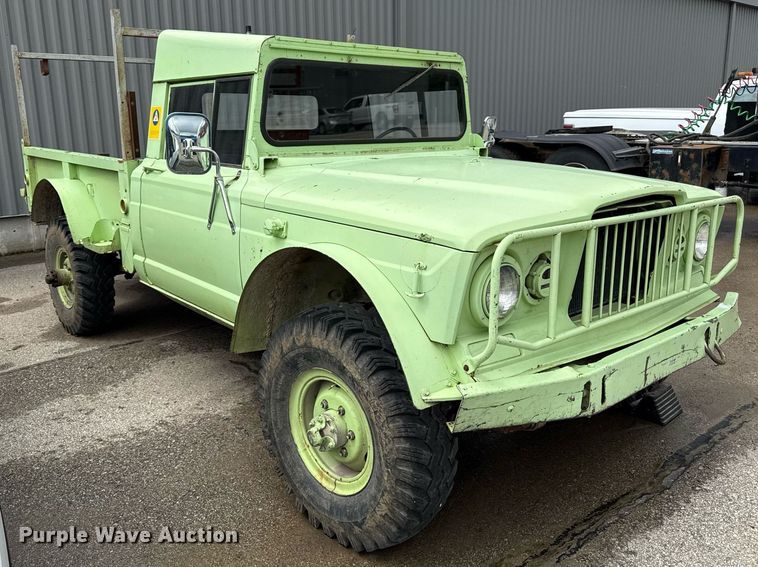image for item ED4237 1969 Kaiser Jeep M715 pickup truck