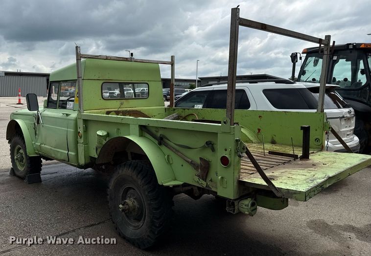image for item ED4237 1969 Kaiser Jeep M715 pickup truck