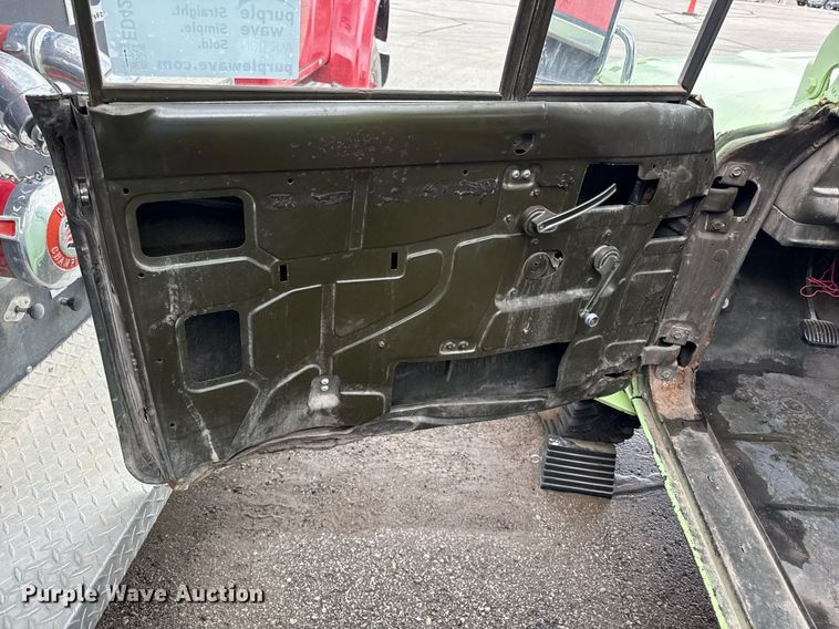 image for item ED4237 1969 Kaiser Jeep M715 pickup truck