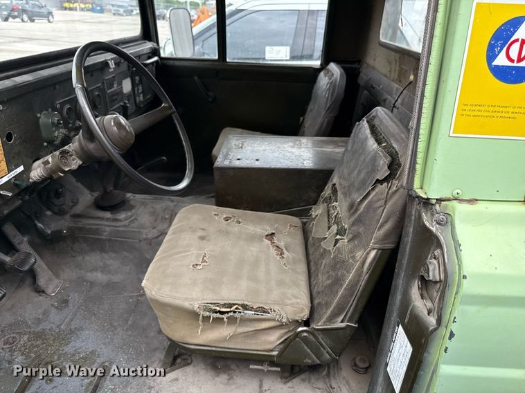 image for item ED4237 1969 Kaiser Jeep M715 pickup truck