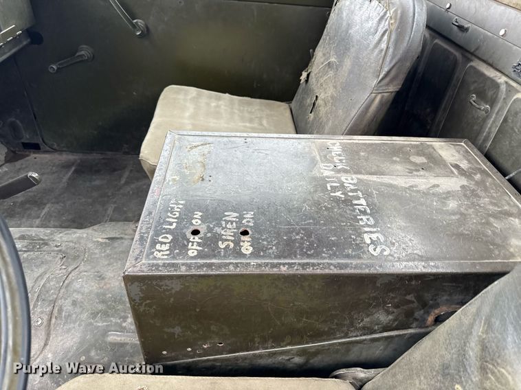 image for item ED4237 1969 Kaiser Jeep M715 pickup truck