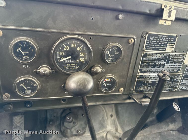 image for item ED4237 1969 Kaiser Jeep M715 pickup truck