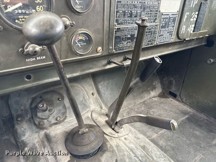 image for item ED4237 1969 Kaiser Jeep M715 pickup truck