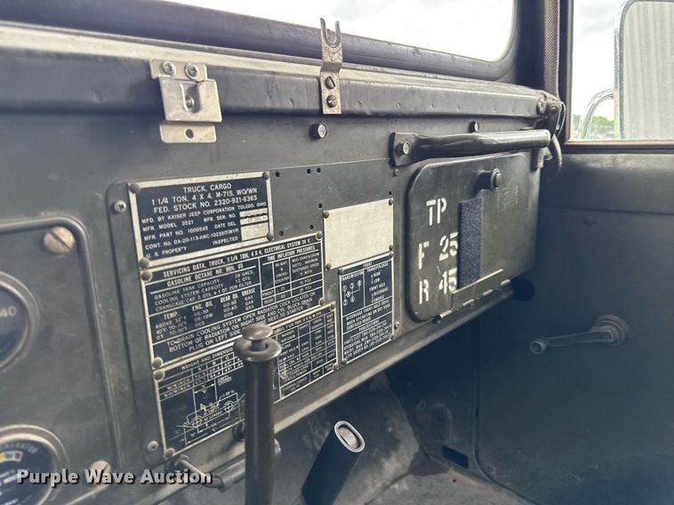 image for item ED4237 1969 Kaiser Jeep M715 pickup truck