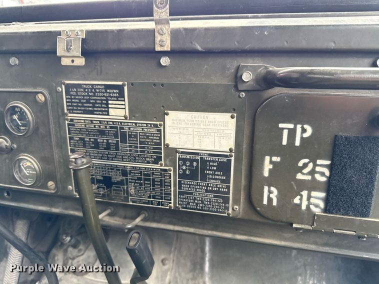 image for item ED4237 1969 Kaiser Jeep M715 pickup truck