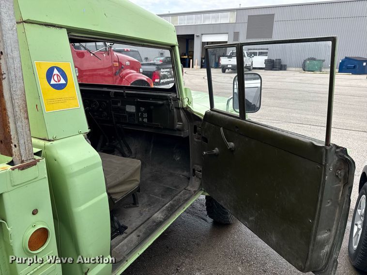 image for item ED4237 1969 Kaiser Jeep M715 pickup truck