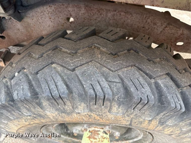 image for item ED4237 1969 Kaiser Jeep M715 pickup truck