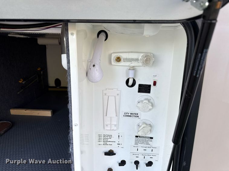 image for item ED4244 2013 Jayco camper