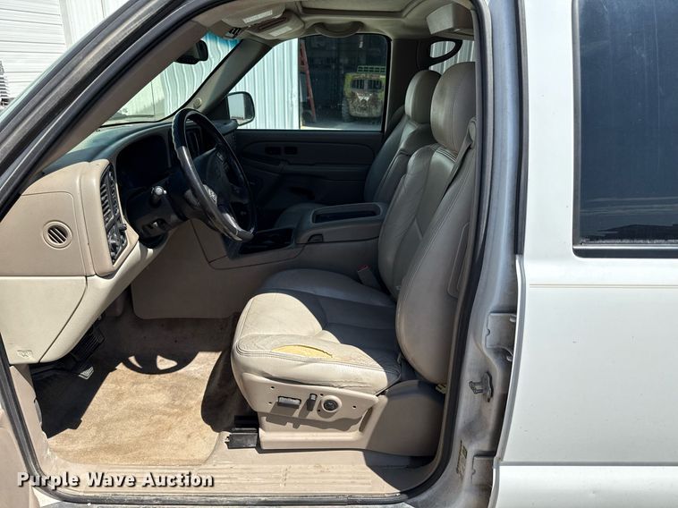 image for item ED4246 2004 Chevrolet  Suburban SUV