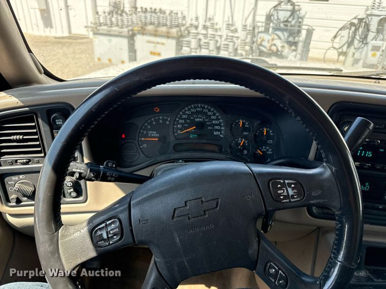 image for item ED4246 2004 Chevrolet  Suburban SUV