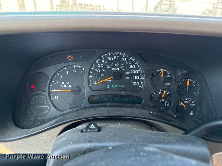 image for item ED4246 2004 Chevrolet  Suburban SUV