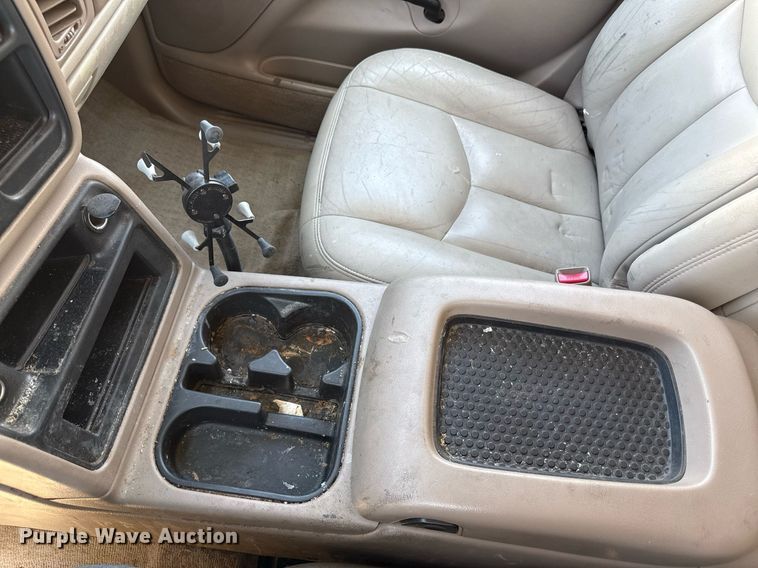 image for item ED4246 2004 Chevrolet  Suburban SUV