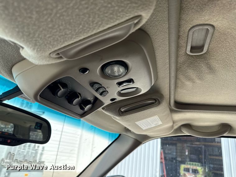 image for item ED4246 2004 Chevrolet  Suburban SUV