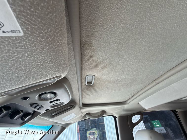 image for item ED4246 2004 Chevrolet  Suburban SUV