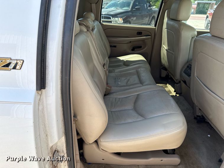 image for item ED4246 2004 Chevrolet  Suburban SUV