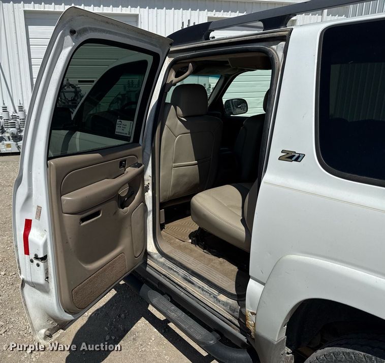 image for item ED4246 2004 Chevrolet  Suburban SUV
