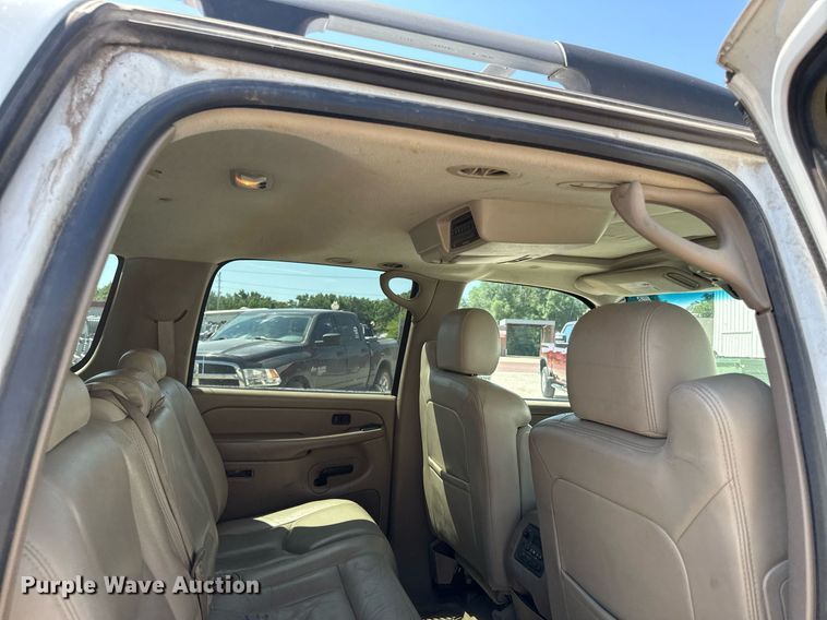 image for item ED4246 2004 Chevrolet  Suburban SUV