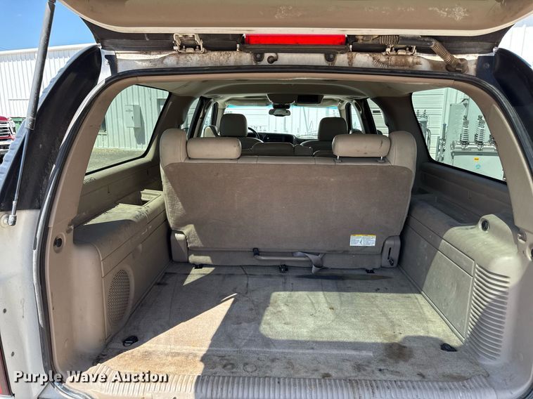 image for item ED4246 2004 Chevrolet  Suburban SUV