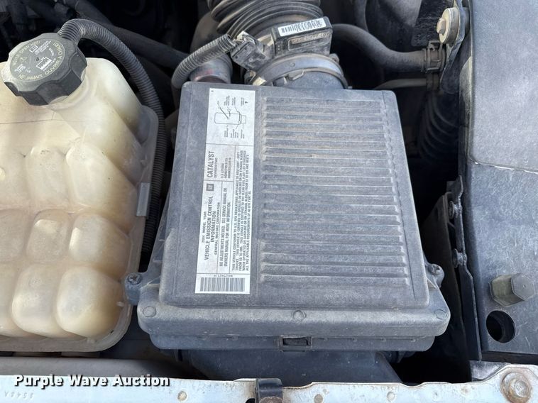 image for item ED4246 2004 Chevrolet  Suburban SUV