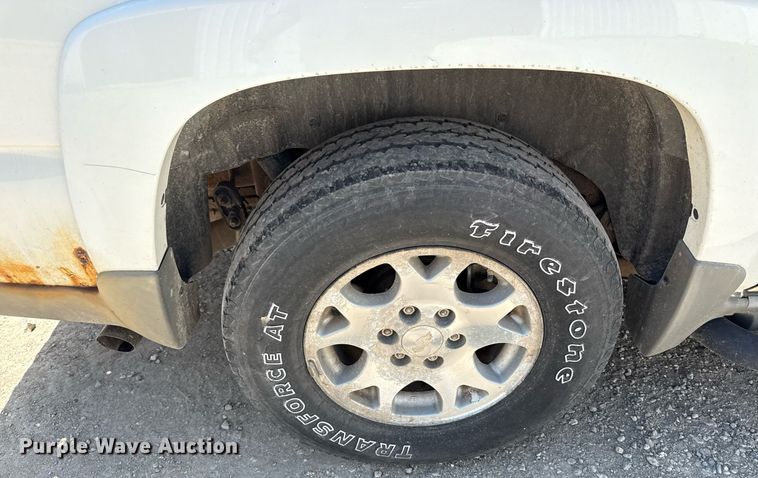 image for item ED4246 2004 Chevrolet  Suburban SUV