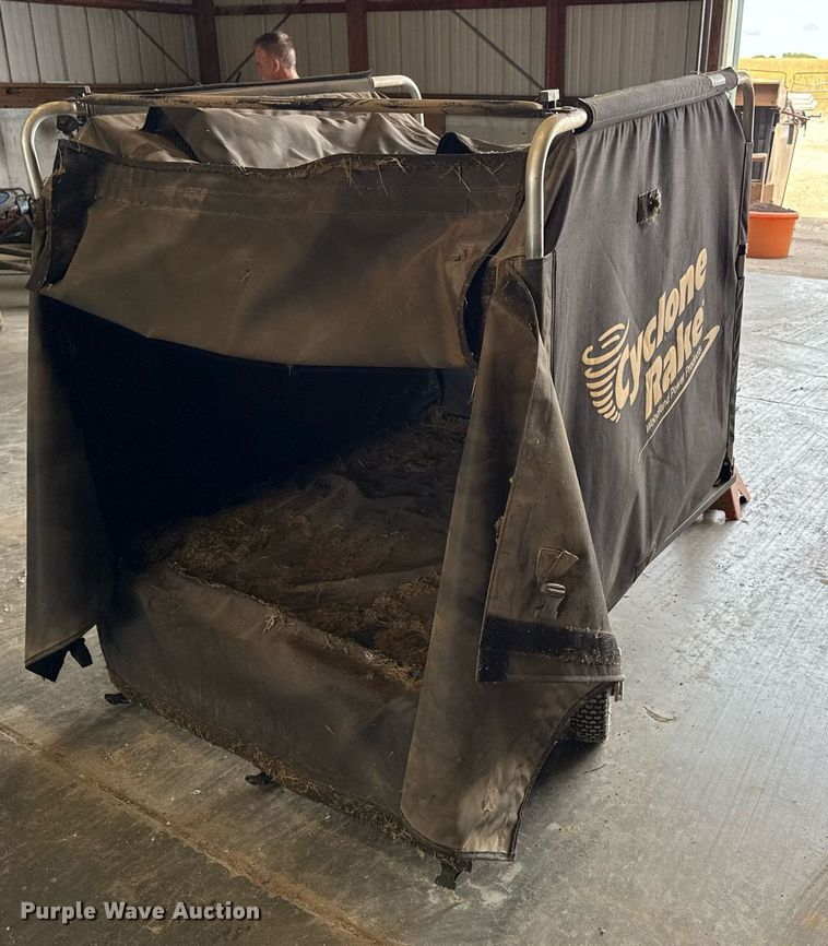 image for item ED4265 Cyclone rake leaf vacuum