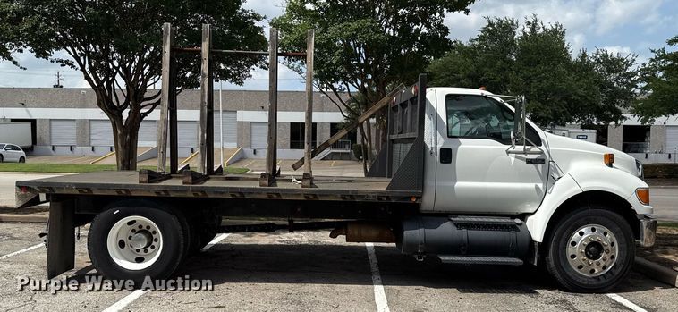 image for item ED5696 2007 Ford F650 Super Duty flatbed truck