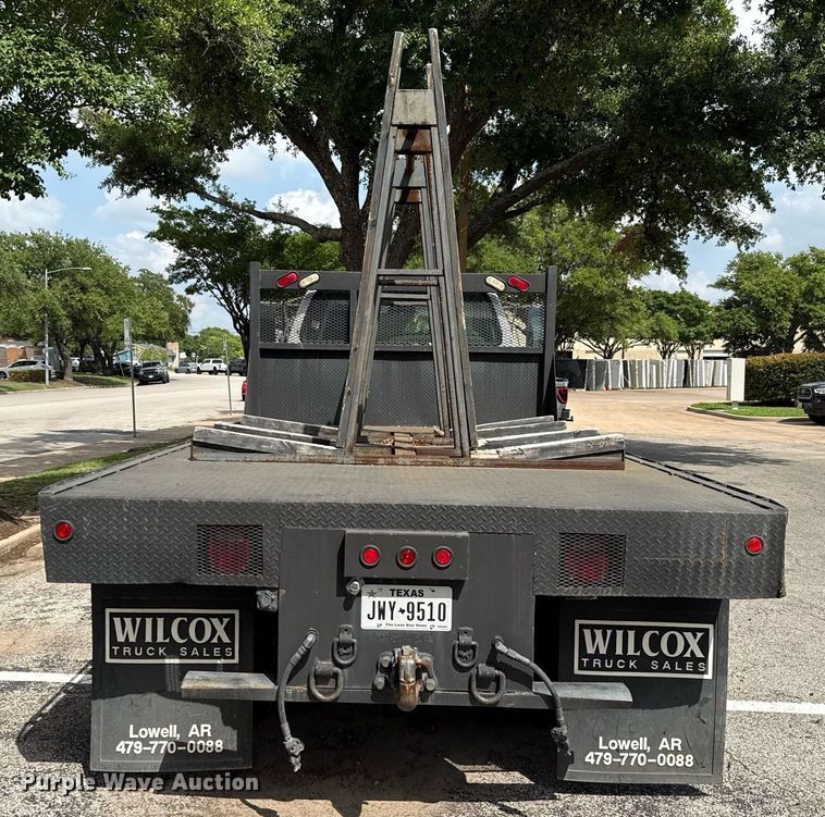 image for item ED5696 2007 Ford F650 Super Duty flatbed truck