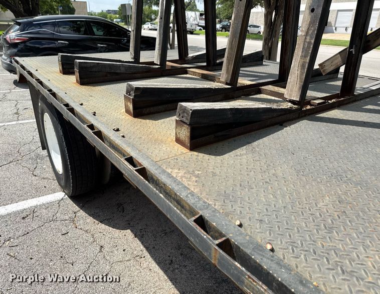 image for item ED5696 2007 Ford F650 Super Duty flatbed truck