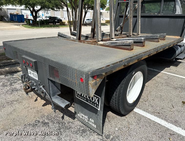 image for item ED5696 2007 Ford F650 Super Duty flatbed truck