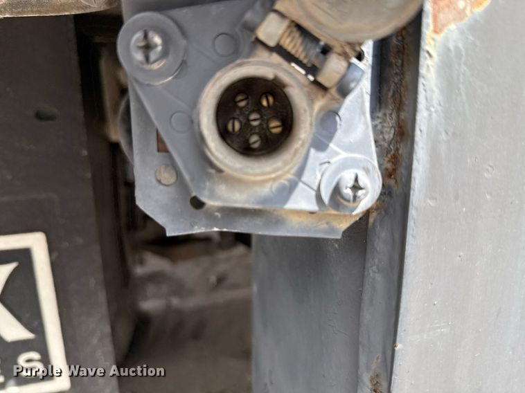 image for item ED5696 2007 Ford F650 Super Duty flatbed truck