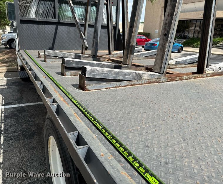 image for item ED5696 2007 Ford F650 Super Duty flatbed truck