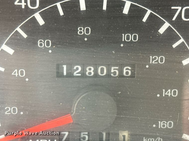 image for item ED5696 2007 Ford F650 Super Duty flatbed truck