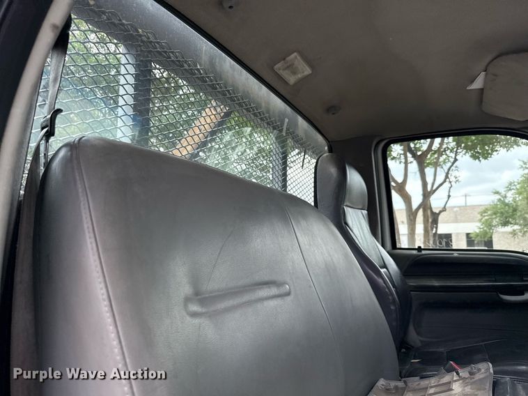 image for item ED5696 2007 Ford F650 Super Duty flatbed truck