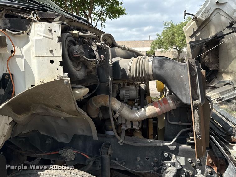 image for item ED5696 2007 Ford F650 Super Duty flatbed truck