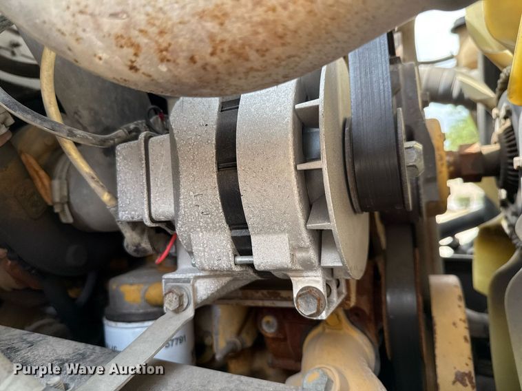 image for item ED5696 2007 Ford F650 Super Duty flatbed truck