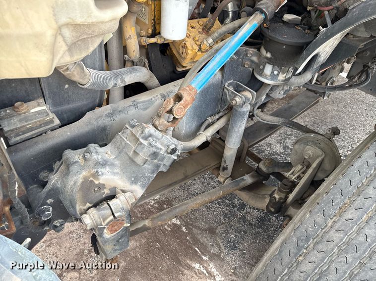 image for item ED5696 2007 Ford F650 Super Duty flatbed truck