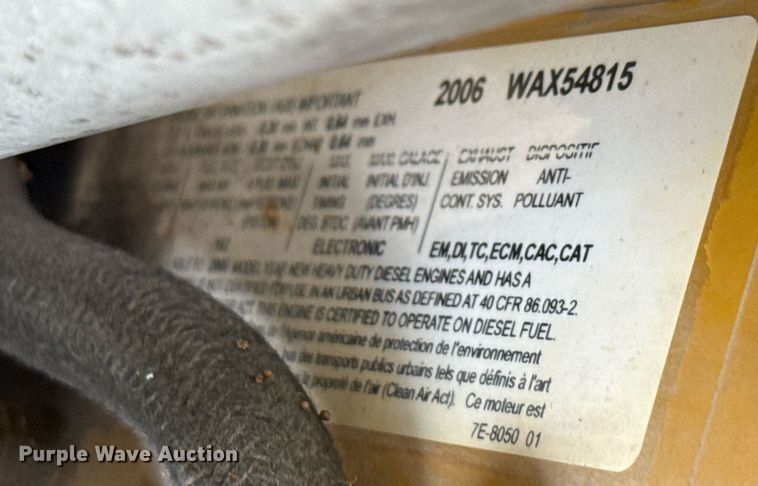 image for item ED5696 2007 Ford F650 Super Duty flatbed truck