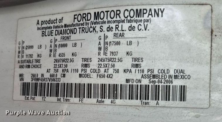 image for item ED5696 2007 Ford F650 Super Duty flatbed truck