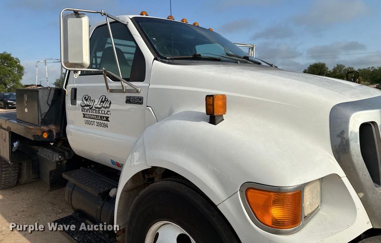 image for item ED5741 2011 Ford F650 Super Duty XL flatbed truck