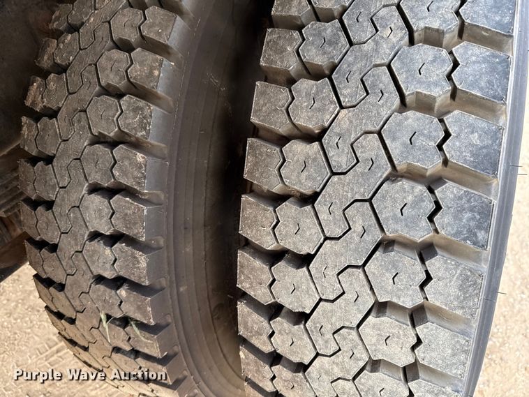 image for item ED5741 2011 Ford F650 Super Duty XL flatbed truck