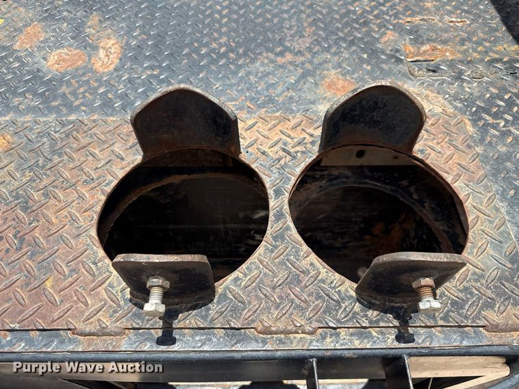 image for item ED5752 2007 Dodge Ram 3500 Quad Cab flatbed pickup truck