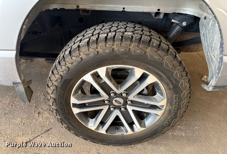 image for item ED5753 2022 Ford F150 STX SuperCrew pickup truck