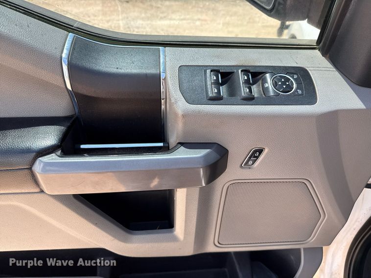 image for item ED5754 2019 Ford F150 XLT SuperCrew pickup truck