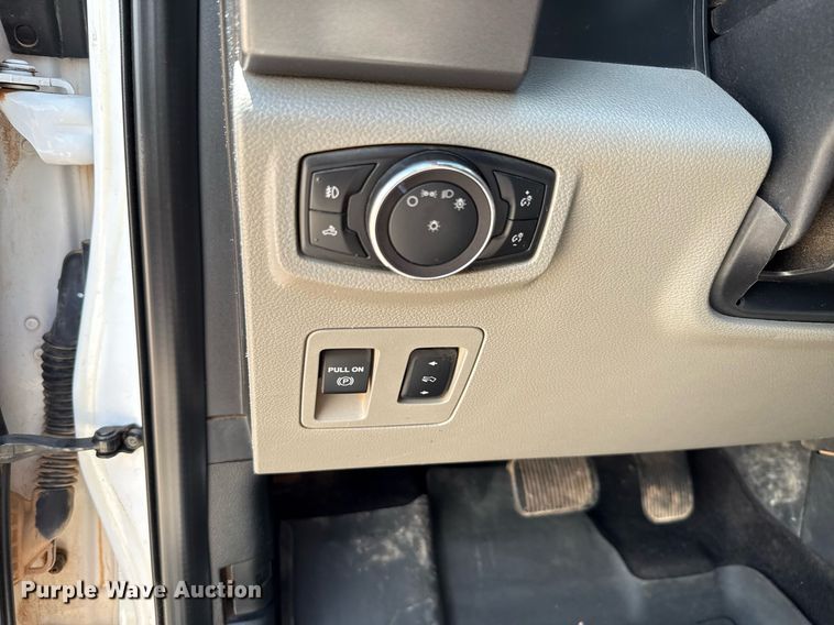 image for item ED5754 2019 Ford F150 XLT SuperCrew pickup truck