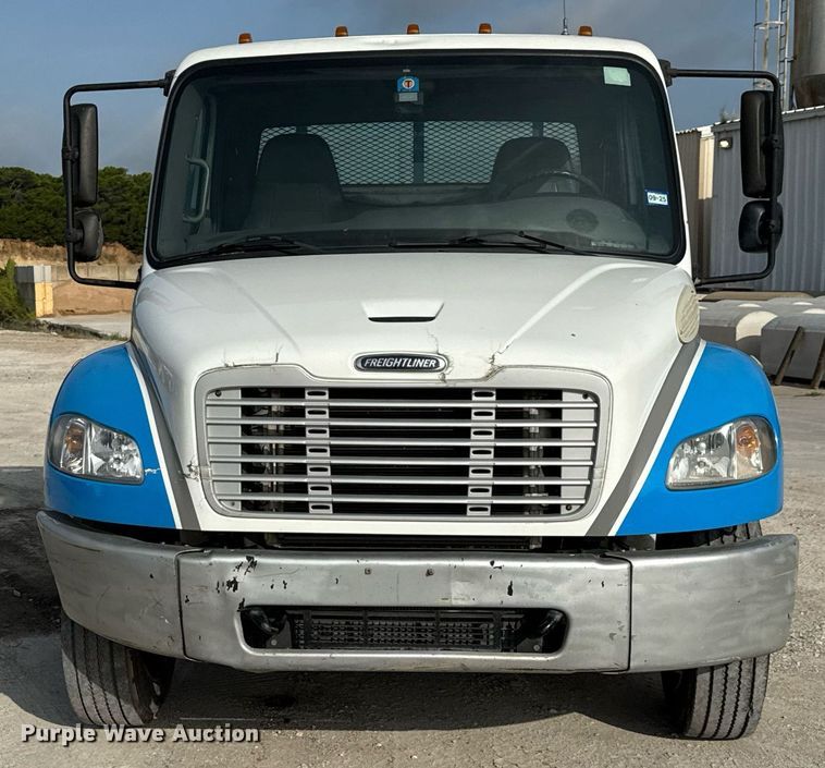 image for item ED5797 2014 Freightliner Business Class M2 flatbed truck