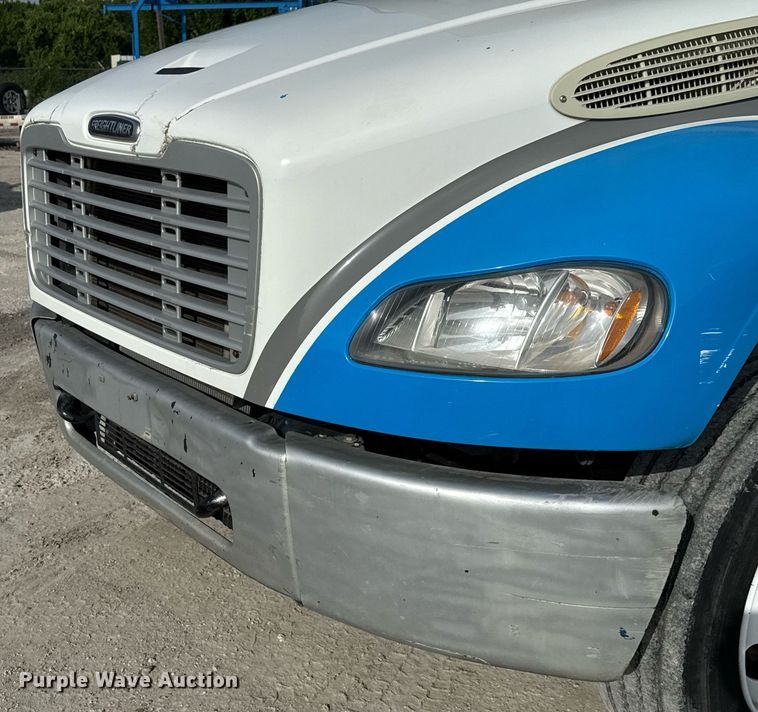 image for item ED5797 2014 Freightliner Business Class M2 flatbed truck