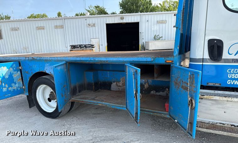 image for item ED5797 2014 Freightliner Business Class M2 flatbed truck