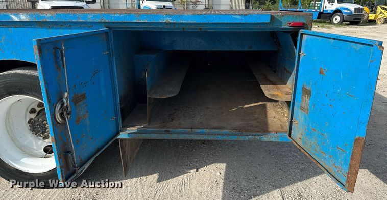 image for item ED5797 2014 Freightliner Business Class M2 flatbed truck